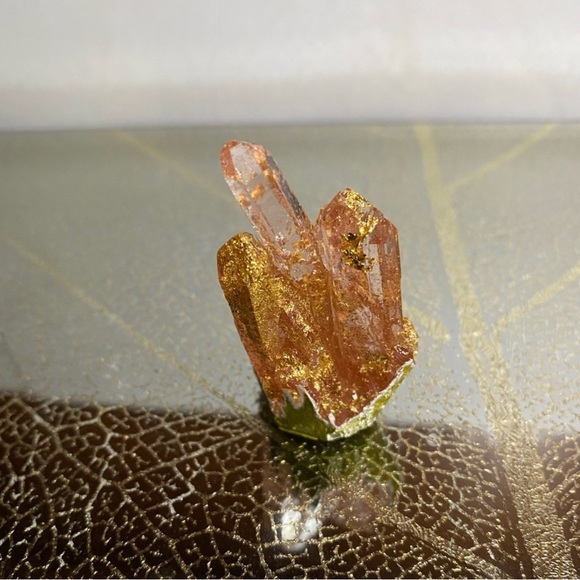 [❌]  Light pink crystal cluster with gold flakes inside 💖 - Picture 13 of 16